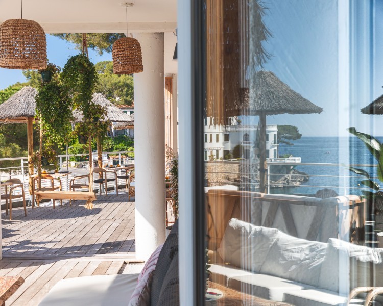 Hotel de la Plage Mahogany à Cassis Hotel de la Plage Mahogany à Cassis