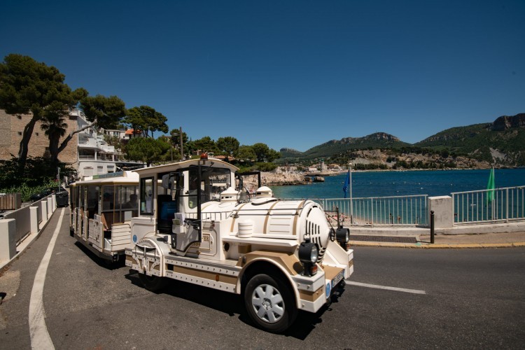 Guided tour by tourist train - © France Voguette Guided tour by tourist train