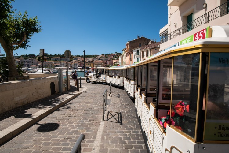 Guided tour by tourist train - © France Voguette Guided tour by tourist train