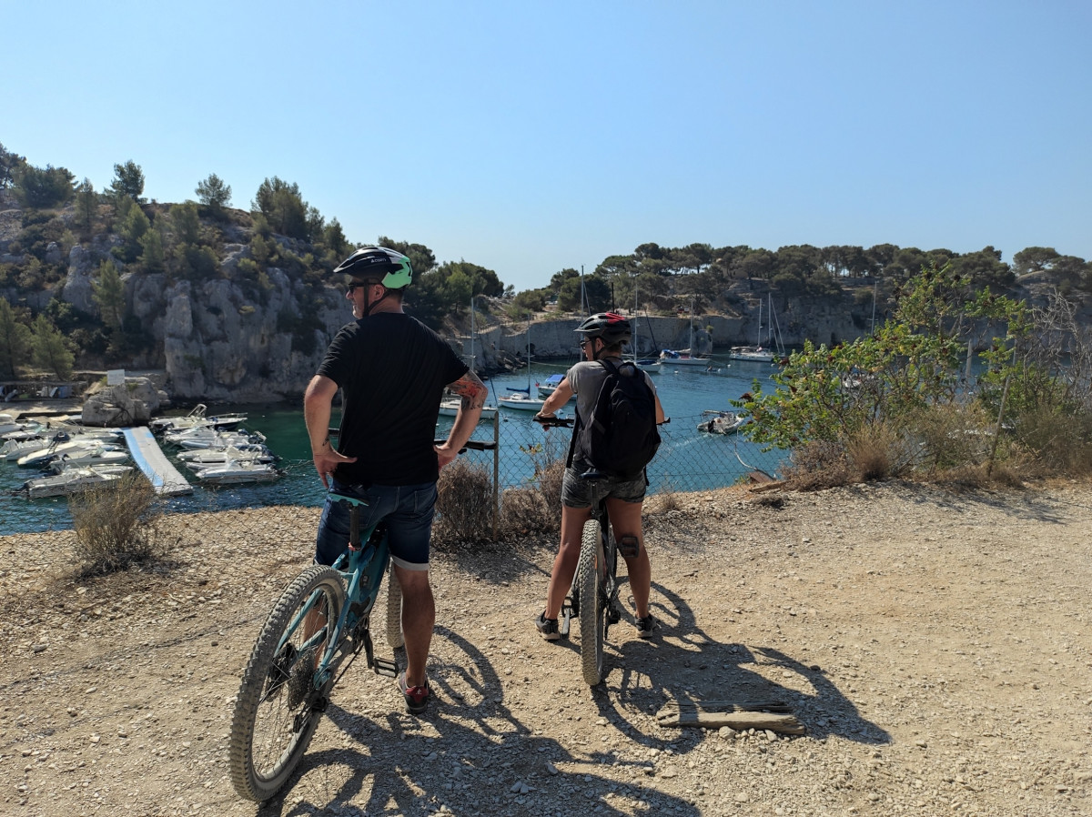 Tour by electrical mountain bike 2H  - Calanques National Park - © Trolib Cassis Tour by electrical mountain bike 2H  - Calanques National Park