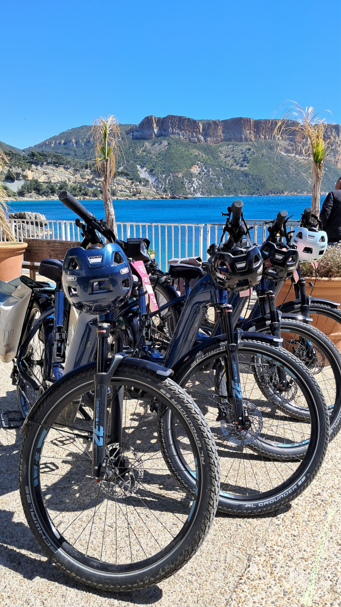 Tour by electrical mountain bike 2H  - Calanques National Park - © TROLIB Tour by electrical mountain bike 2H  - Calanques National Park