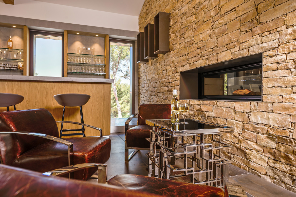 La Dona Tigana: Visit in french of the AOC Cassis vineyard and winetasting