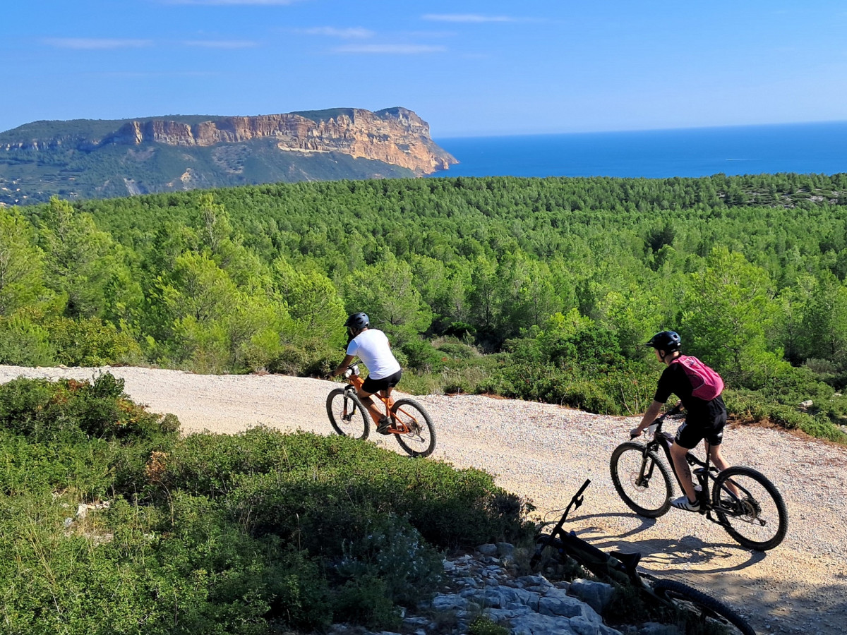 1/2 day electric mountain bike hire in Cassis France and the Calanques National Park