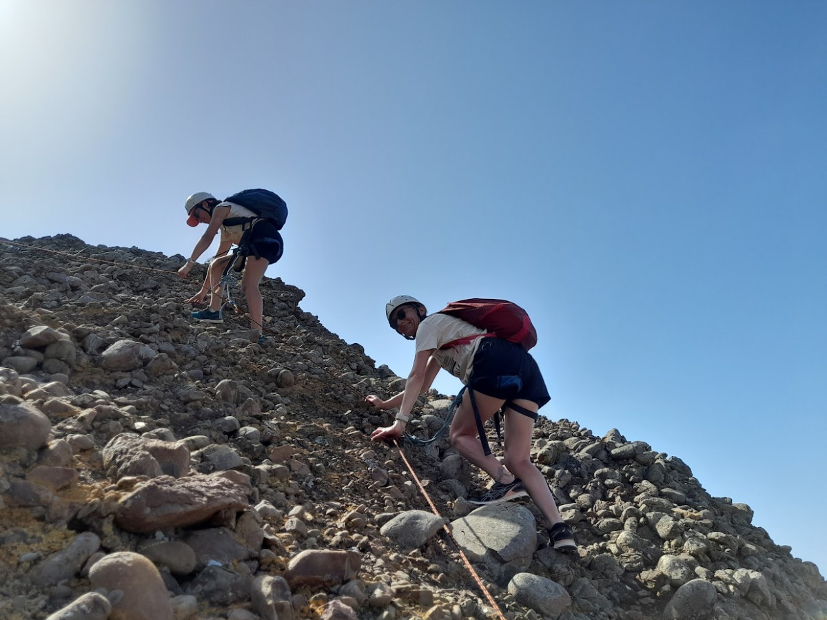 Adventure course: Climbing the Capucin by via cordata - © Bureau des guides et accompagnateurs de Cassis Calanques Cap Canaille Adventure course: Climbing the Capucin by via cordata