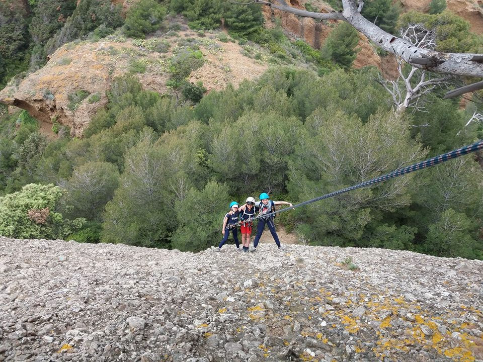 Adventure course: Climbing the Capucin by via cordata - © Bureau des guides et accompagnateurs de Cassis Calanques Cap Canaille Adventure course: Climbing the Capucin by via cordata