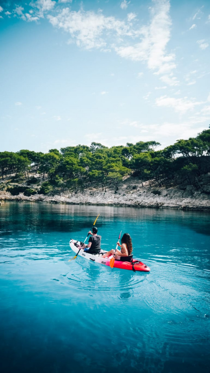 Sporty sea kayak tour 6H in the Calanques with LOKAYAK - © Lokayak Cassis Sporty sea kayak tour 6H in the Calanques with LOKAYAK