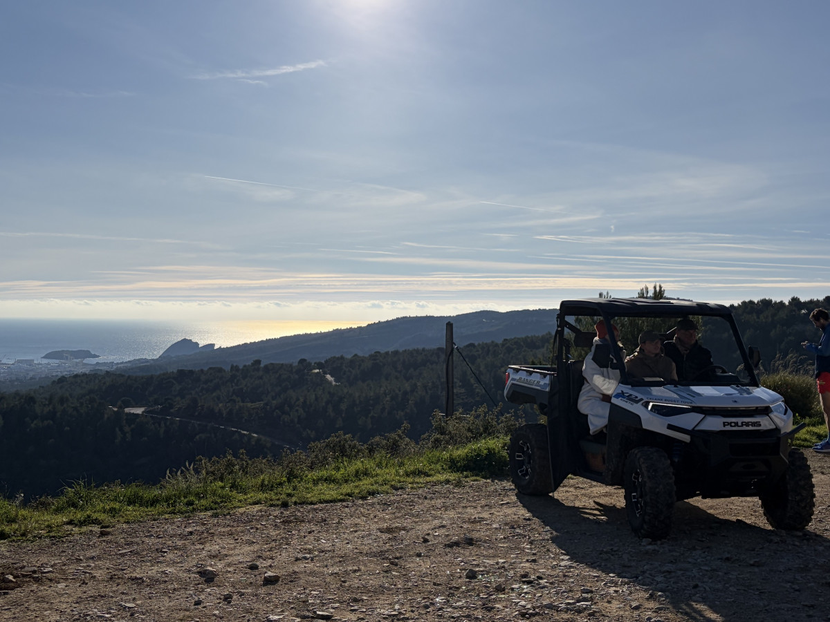 1-Hour electric buggy tour along the scenic ridge road