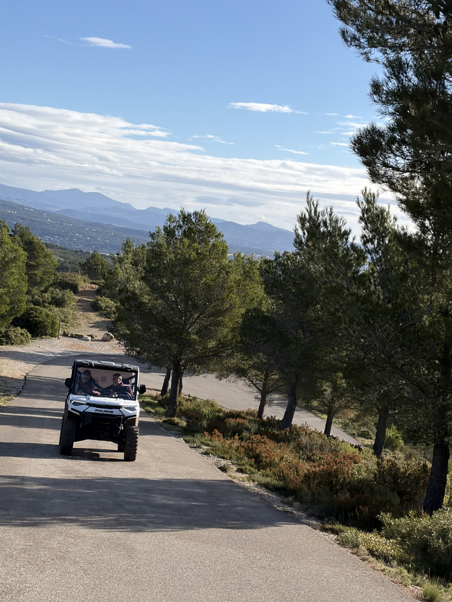 Tour 2H des vignobles de Cassis et de la route des crêtes en buggy électrique à Cassis