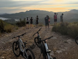 Circuit en VTT électrique 2H - Falaise du Cap Canaille en coucher de soleil