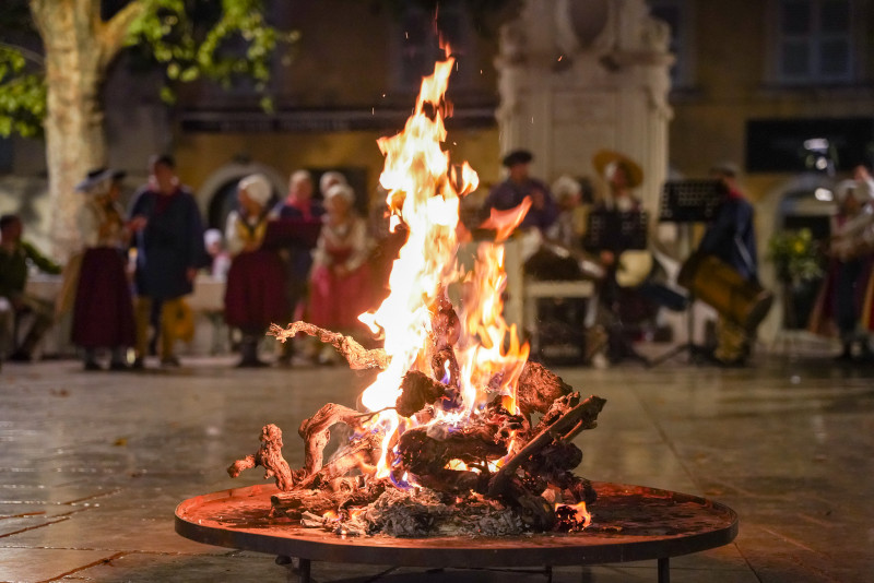 In June: Festive Night and Provençal Traditions for Saint-Jean