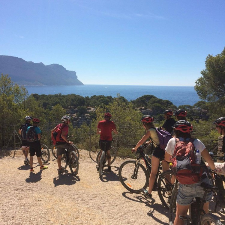 Tour by electrical mountain bike 3H - Calanques National Park with Trolib
