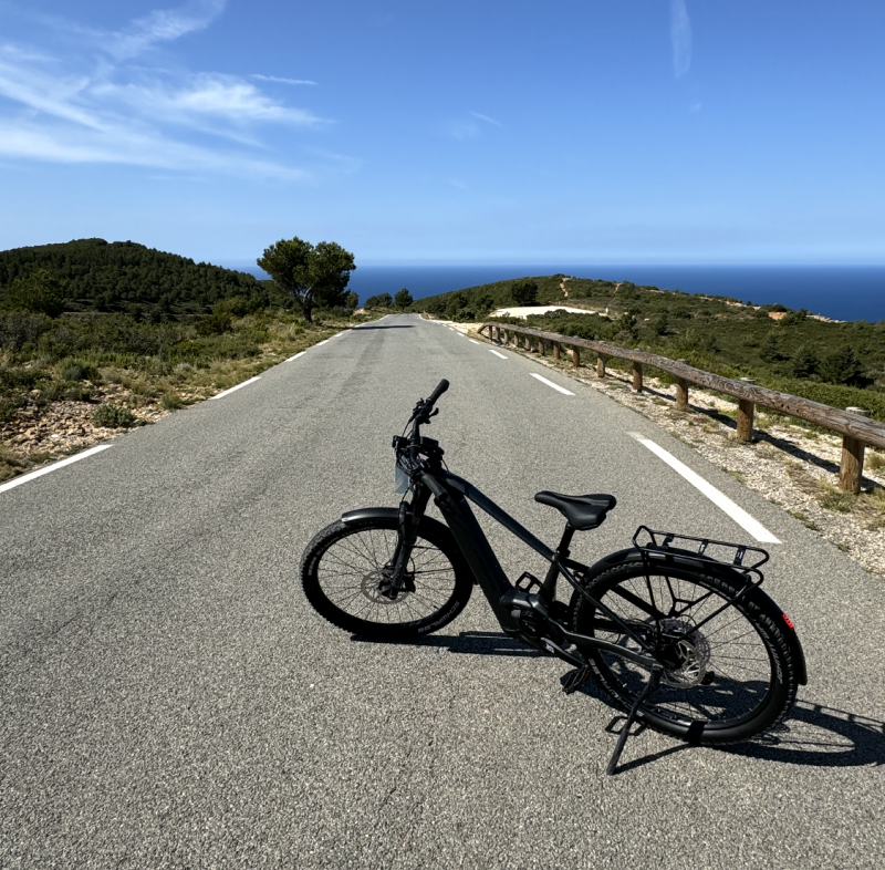 Découvrez Cassis autrement en VTT E-bike 3h/4h/journée avec guidage GPS Découvrez Cassis autrement en VTT E-bike 3h/4h/journée avec guidage GPS