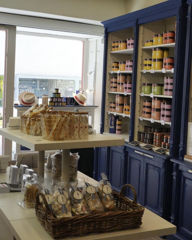 Monsieur Praline: Visit the workshop-boutique specialising in pralines and other delicacies