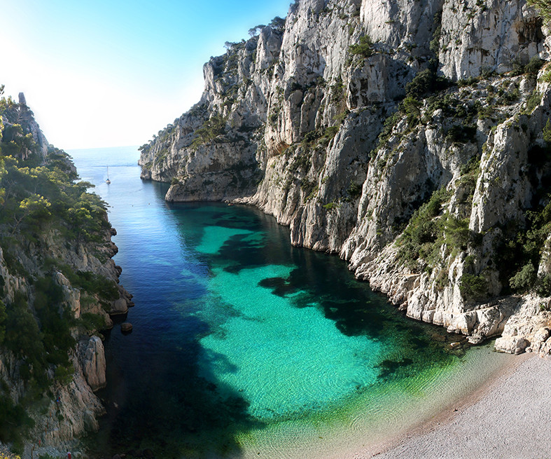 Guided sea kayaking excursion 4h in the calanques with the CSLN