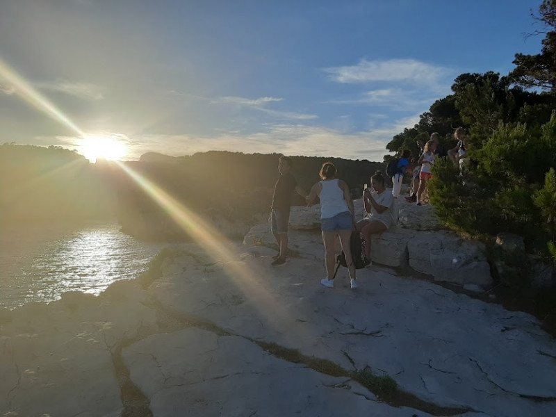 Randonnée Cassis- Balade guidée au crépuscule aux portes des calanques