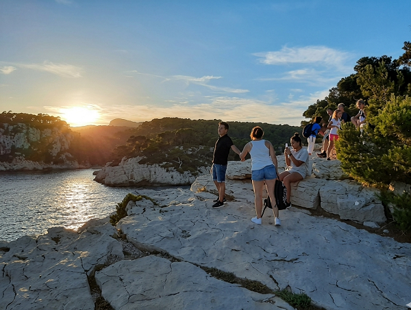 Randonnée Cassis- Balade guidée au crépuscule aux portes des calanques