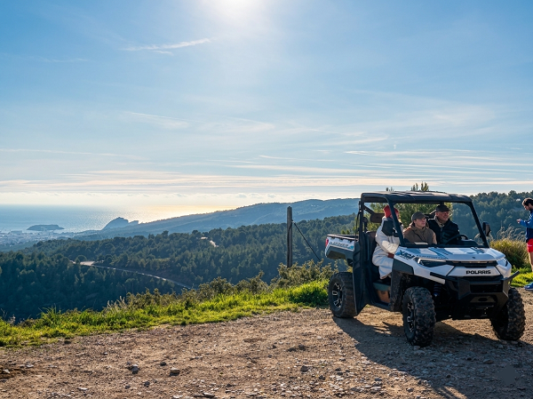 Tour 1H sur la route des crêtes en buggy électrique Tour 1H sur la route des crêtes en buggy électrique